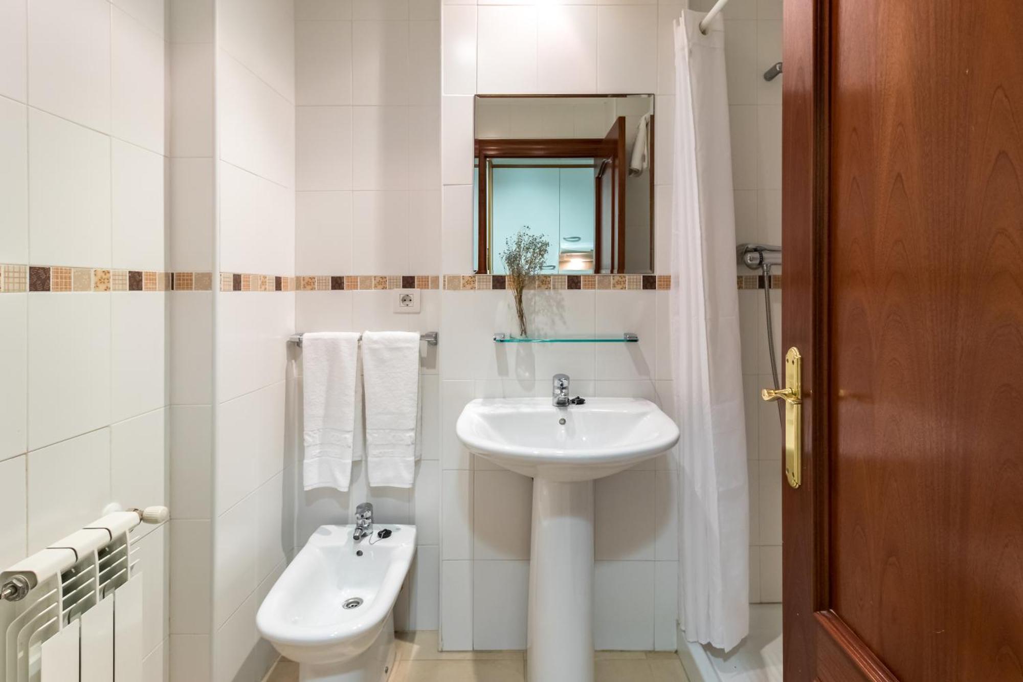 Apartamentos Silken Playa De Toro Llanes Kültér fotó